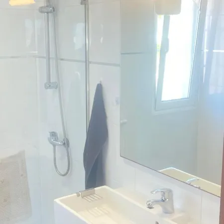 Arcos 310 公寓 *